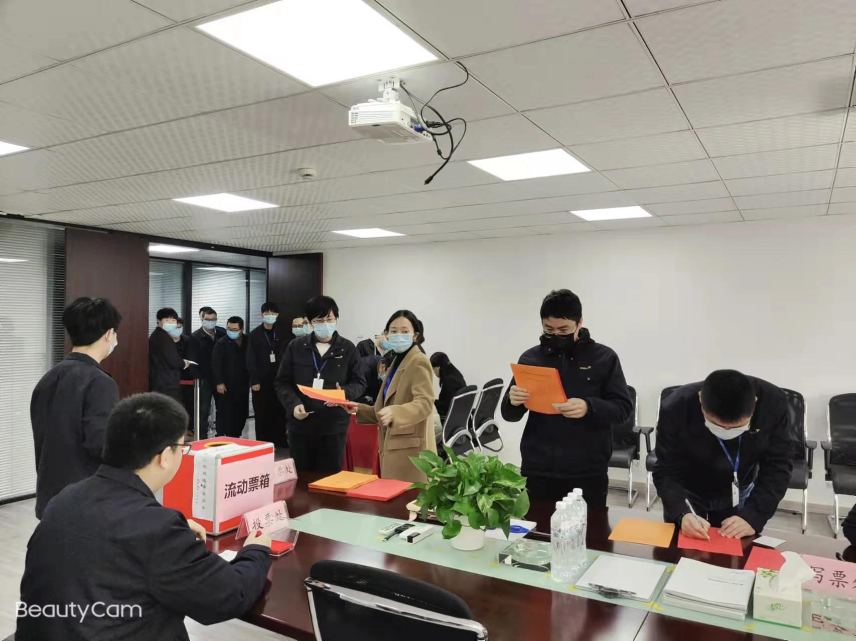 浙大万象城(中国)顺利开展人大代表换届选举投票工作