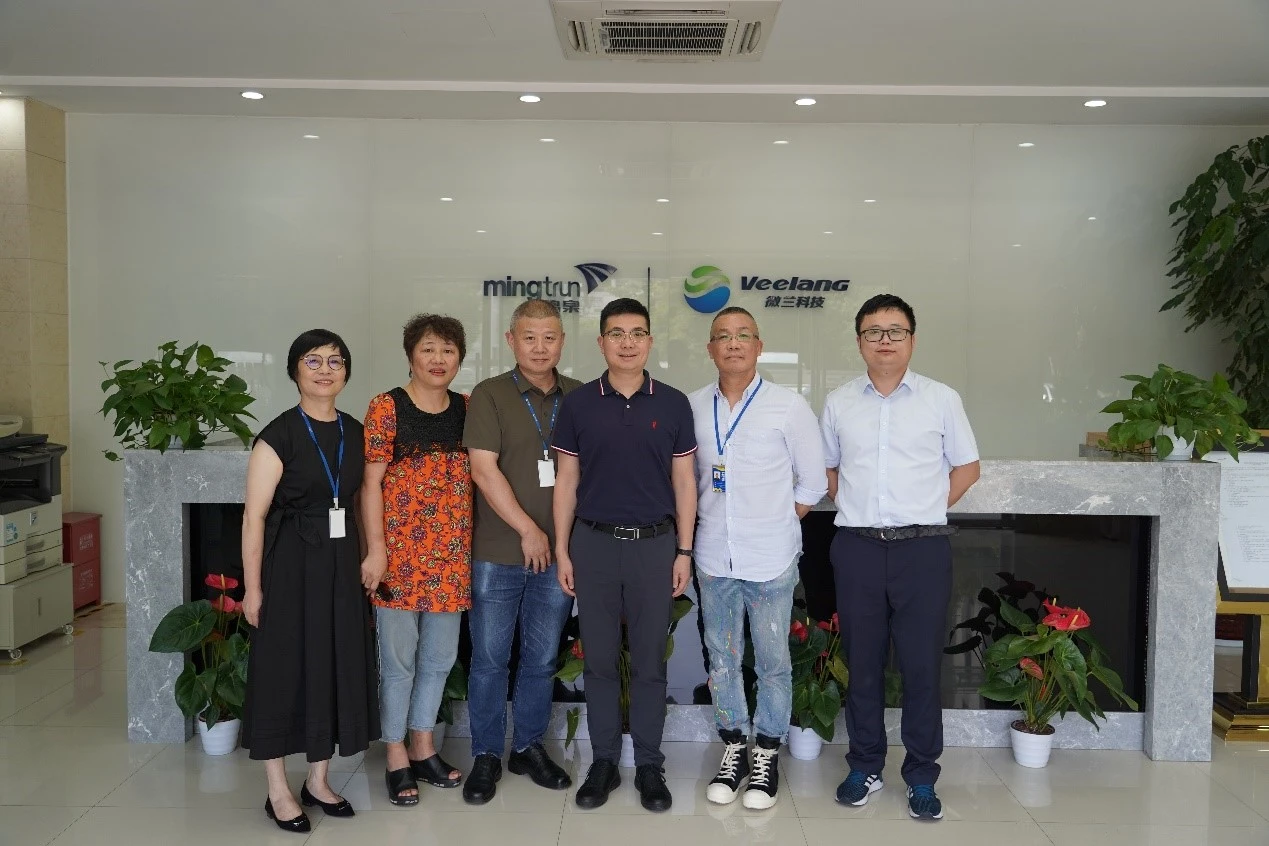 浙江大学控股集团总经理余飞鹏一行莅临浙大万象城(中国)调研指导