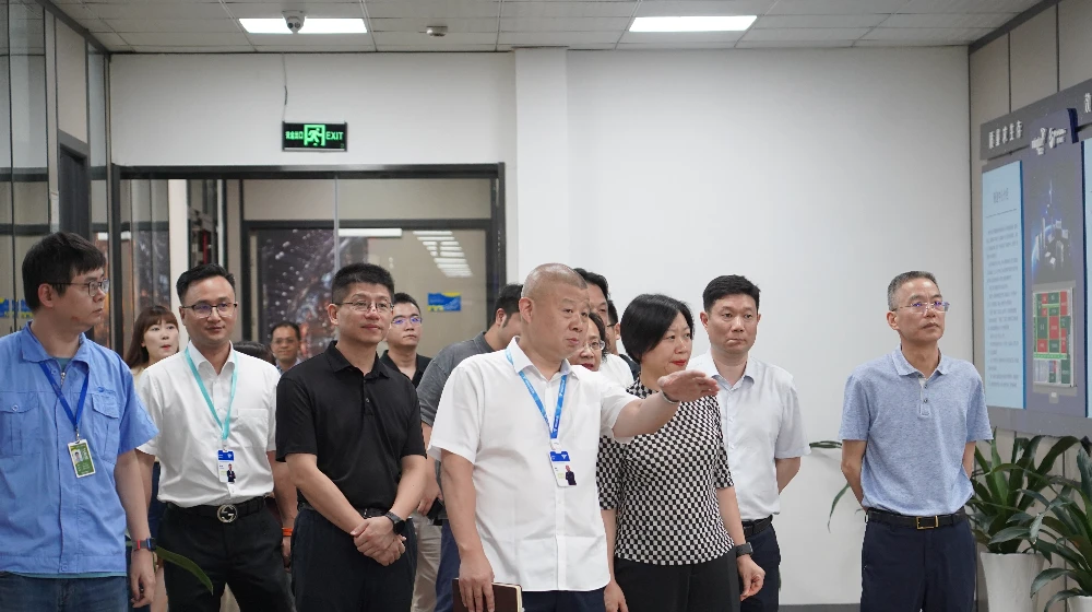 西湖区委副书记、区长周扬一行莅临万象城(中国)科技调研、指导工作